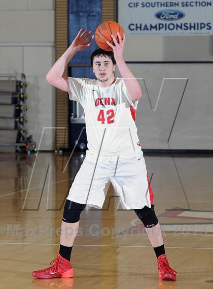 Thumbnail 2 in La Salle vs. Pasadena  (Rose City Roundball Classic) photogallery.