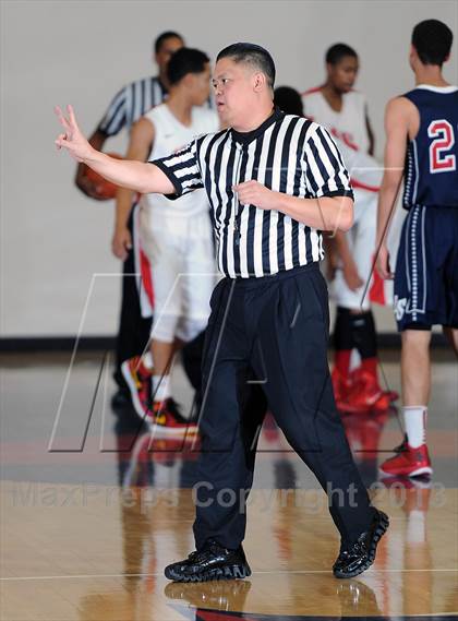 Thumbnail 3 in La Salle vs. Pasadena  (Rose City Roundball Classic) photogallery.