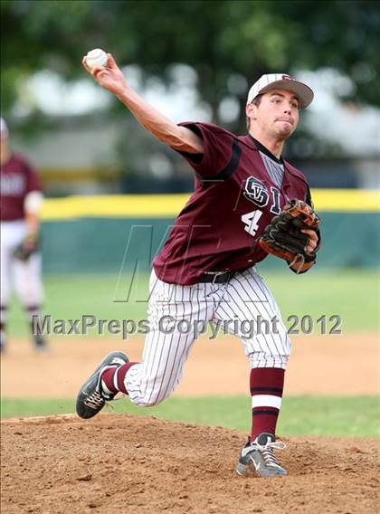 Thumbnail 3 in Simi Valley vs. San Pedro photogallery.