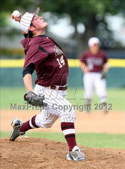 Thumbnail 3 in Simi Valley vs. San Pedro photogallery.