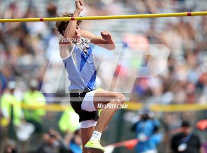 Thumbnail 3 in CHSAA State Championships (High Jump, w/ De Beque's Scottie Vines) photogallery.