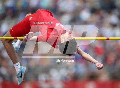 Thumbnail 2 in CHSAA State Championships (High Jump, w/ De Beque's Scottie Vines) photogallery.