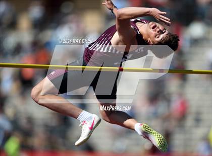 Thumbnail 2 in CHSAA State Championships (High Jump, w/ De Beque's Scottie Vines) photogallery.