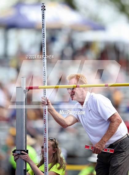 Thumbnail 2 in CHSAA State Championships (High Jump, w/ De Beque's Scottie Vines) photogallery.