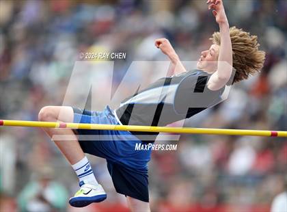 Thumbnail 2 in CHSAA State Championships (High Jump, w/ De Beque's Scottie Vines) photogallery.