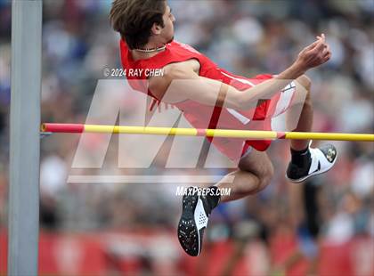 Thumbnail 2 in CHSAA State Championships (High Jump, w/ De Beque's Scottie Vines) photogallery.