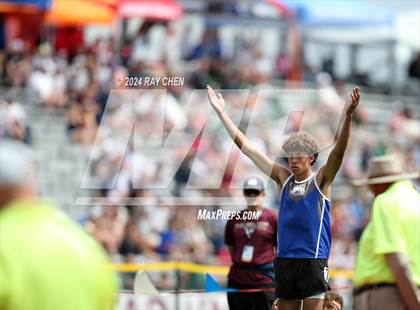 Thumbnail 2 in CHSAA State Championships (High Jump, w/ De Beque's Scottie Vines) photogallery.
