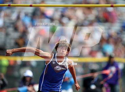 Thumbnail 2 in CHSAA State Championships (High Jump, w/ De Beque's Scottie Vines) photogallery.