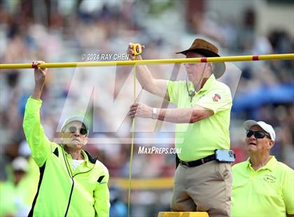 Thumbnail 3 in CHSAA State Championships (High Jump, w/ De Beque's Scottie Vines) photogallery.