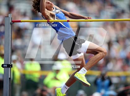 Thumbnail 3 in CHSAA State Championships (High Jump, w/ De Beque's Scottie Vines) photogallery.