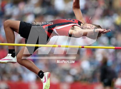 Thumbnail 2 in CHSAA State Championships (High Jump, w/ De Beque's Scottie Vines) photogallery.