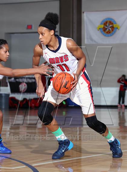 Thumbnail 3 in Manvel vs.  Duncanville (McDonald's Texas Invitational) photogallery.