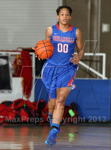 Thumbnail 3 in Manvel vs.  Duncanville (McDonald's Texas Invitational) photogallery.