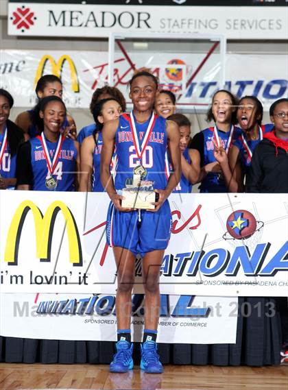 Thumbnail 2 in Manvel vs.  Duncanville (McDonald's Texas Invitational) photogallery.