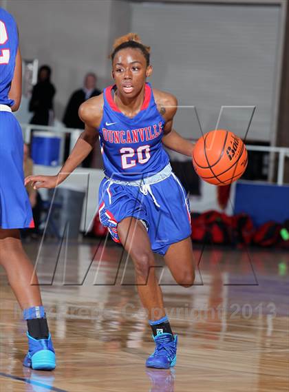 Thumbnail 3 in Manvel vs.  Duncanville (McDonald's Texas Invitational) photogallery.