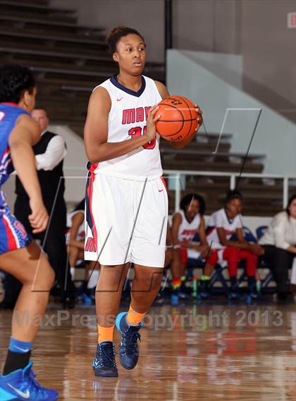 Thumbnail 2 in Manvel vs.  Duncanville (McDonald's Texas Invitational) photogallery.