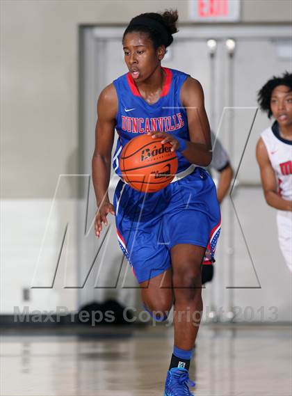 Thumbnail 1 in Manvel vs.  Duncanville (McDonald's Texas Invitational) photogallery.