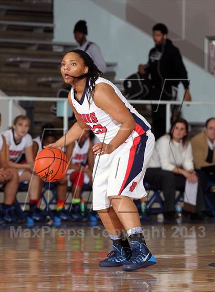 Thumbnail 2 in Manvel vs.  Duncanville (McDonald's Texas Invitational) photogallery.