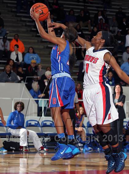 Thumbnail 2 in Manvel vs.  Duncanville (McDonald's Texas Invitational) photogallery.