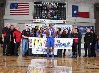 Thumbnail 2 in Manvel vs.  Duncanville (McDonald's Texas Invitational) photogallery.