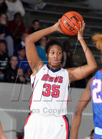 Thumbnail 1 in Manvel vs.  Duncanville (McDonald's Texas Invitational) photogallery.