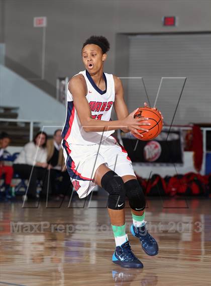 Thumbnail 2 in Manvel vs.  Duncanville (McDonald's Texas Invitational) photogallery.