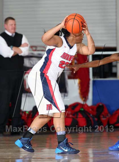 Thumbnail 3 in Manvel vs.  Duncanville (McDonald's Texas Invitational) photogallery.