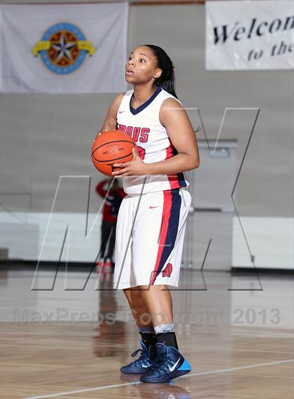 Thumbnail 3 in Manvel vs.  Duncanville (McDonald's Texas Invitational) photogallery.
