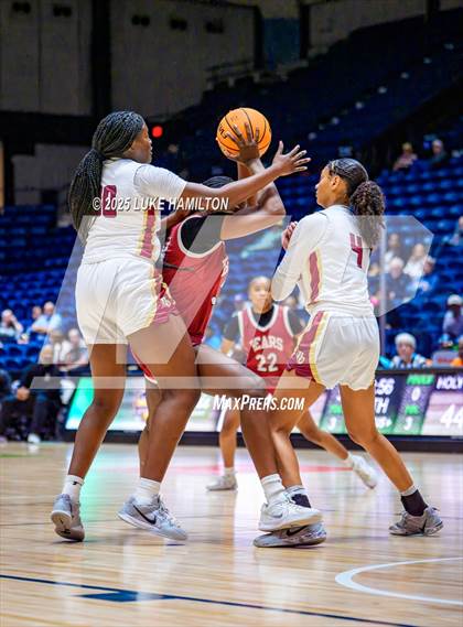 Thumbnail 1 in Holy Innocents vs Hebron (GHSA Private Championship) photogallery.