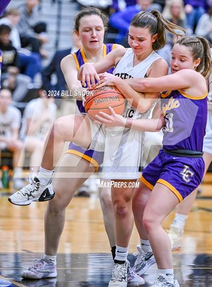 Thumbnail 1 in Lancaster Catholic @ Berks Catholic photogallery.