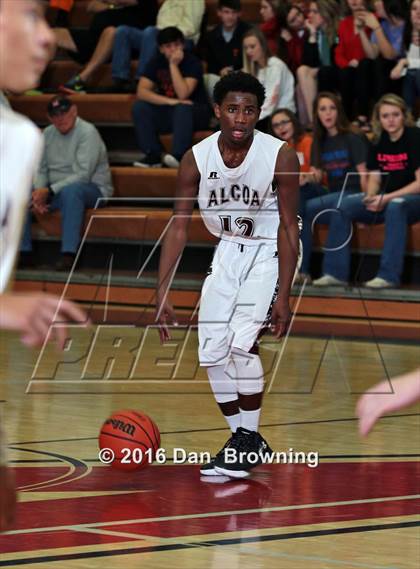 Thumbnail 3 in Alcoa vs  William Blount (Renasant Bank Christmas tournament) photogallery.