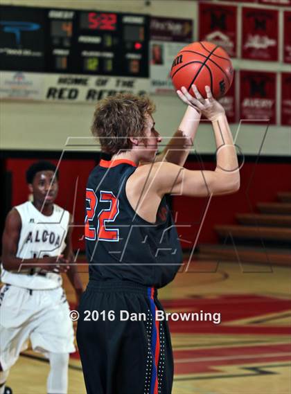 Thumbnail 2 in Alcoa vs  William Blount (Renasant Bank Christmas tournament) photogallery.