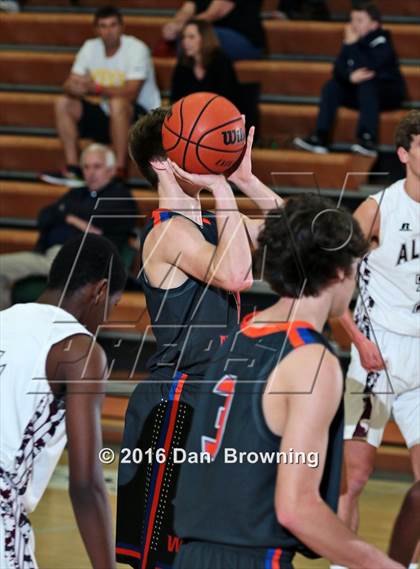 Thumbnail 2 in Alcoa vs  William Blount (Renasant Bank Christmas tournament) photogallery.