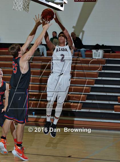 Thumbnail 2 in Alcoa vs  William Blount (Renasant Bank Christmas tournament) photogallery.