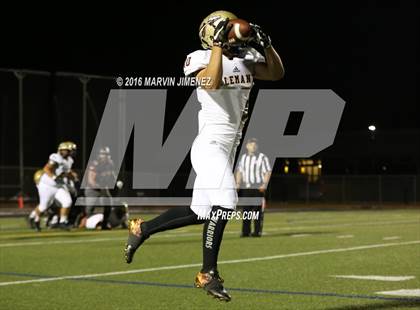 Thumbnail 1 in Oaks Ghristian vs Alemany Varsity photogallery.