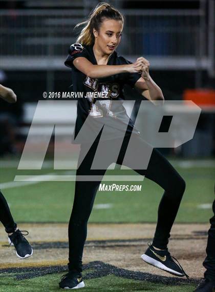 Thumbnail 2 in Oaks Ghristian vs Alemany Varsity photogallery.