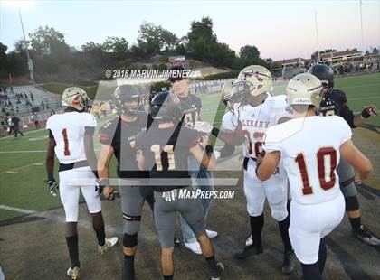 Thumbnail 1 in Oaks Ghristian vs Alemany Varsity photogallery.