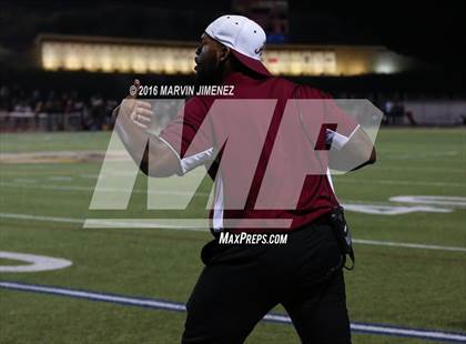 Thumbnail 1 in Oaks Ghristian vs Alemany Varsity photogallery.
