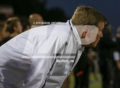 Thumbnail 3 in Oaks Ghristian vs Alemany Varsity photogallery.