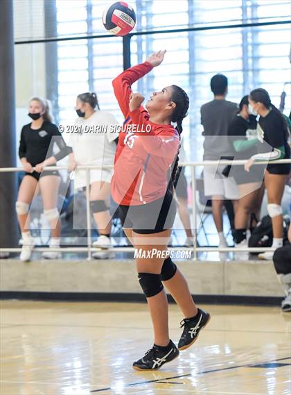 Thumbnail 1 in Dobson vs Holbrook (EPIC Tournament Chandler Prep Invite) photogallery.