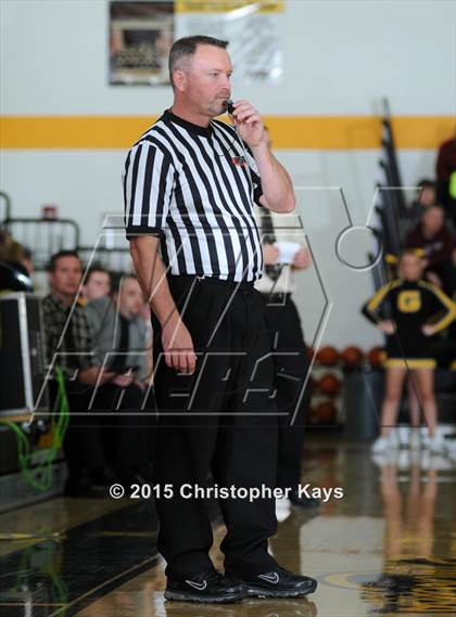 Thumbnail 3 in Benton vs Goreville (Goreville Invitational Tournament) photogallery.
