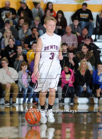 Thumbnail 2 in Benton vs Goreville (Goreville Invitational Tournament) photogallery.