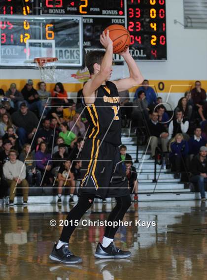 Thumbnail 1 in Benton vs Goreville (Goreville Invitational Tournament) photogallery.