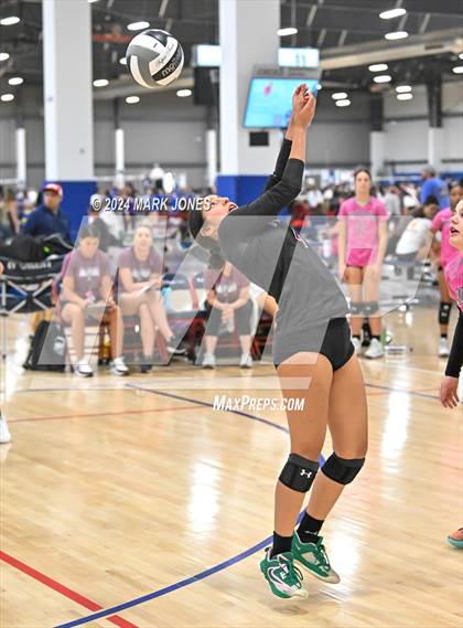 Thumbnail 2 in Seton Catholic vs. Faith Lutheran (Nike TOC Southwest) photogallery.