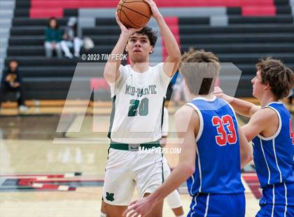 Thumbnail 2 in Mid-Pacific Institute vs. Los Alamitos photogallery.