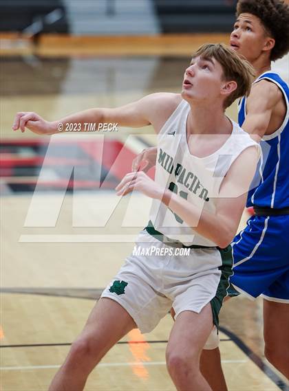 Thumbnail 2 in Mid-Pacific Institute vs. Los Alamitos photogallery.