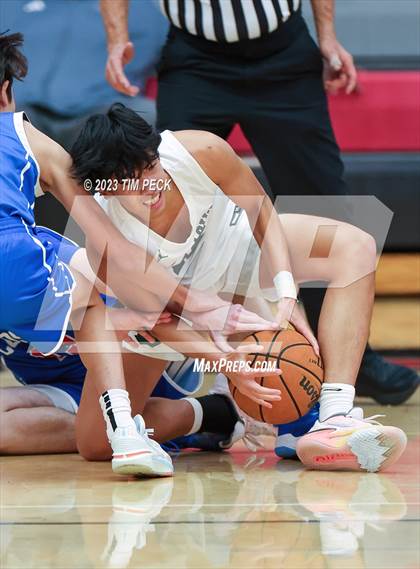 Thumbnail 3 in Mid-Pacific Institute vs. Los Alamitos photogallery.