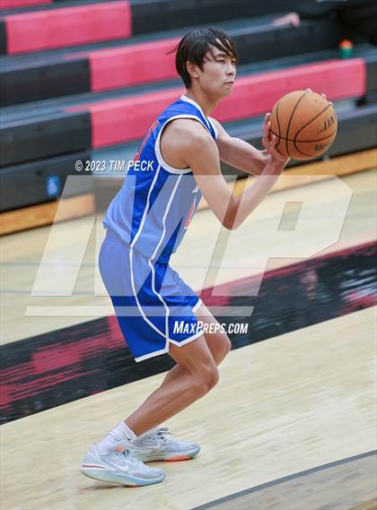 Thumbnail 2 in Mid-Pacific Institute vs. Los Alamitos photogallery.