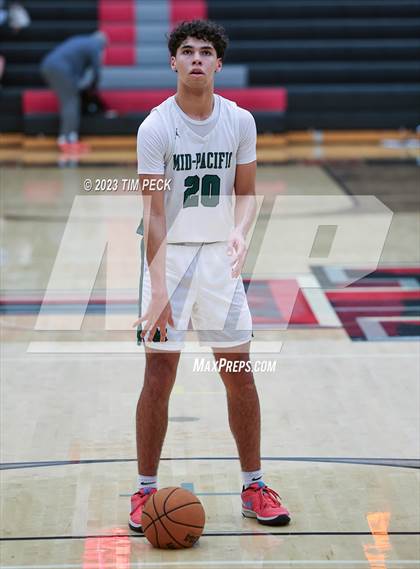 Thumbnail 3 in Mid-Pacific Institute vs. Los Alamitos photogallery.