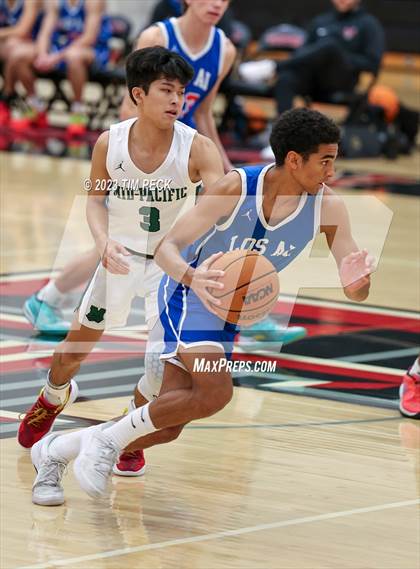 Thumbnail 2 in Mid-Pacific Institute vs. Los Alamitos photogallery.